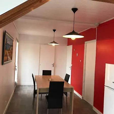Holiday home Les De Montmartre *
