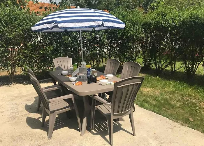 Les De Montmartre 別荘